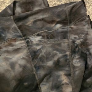 Black Tie-Dye Leggings wpockets, 3XL, stretch spandex, Kinesis (Dillard's Brand)
